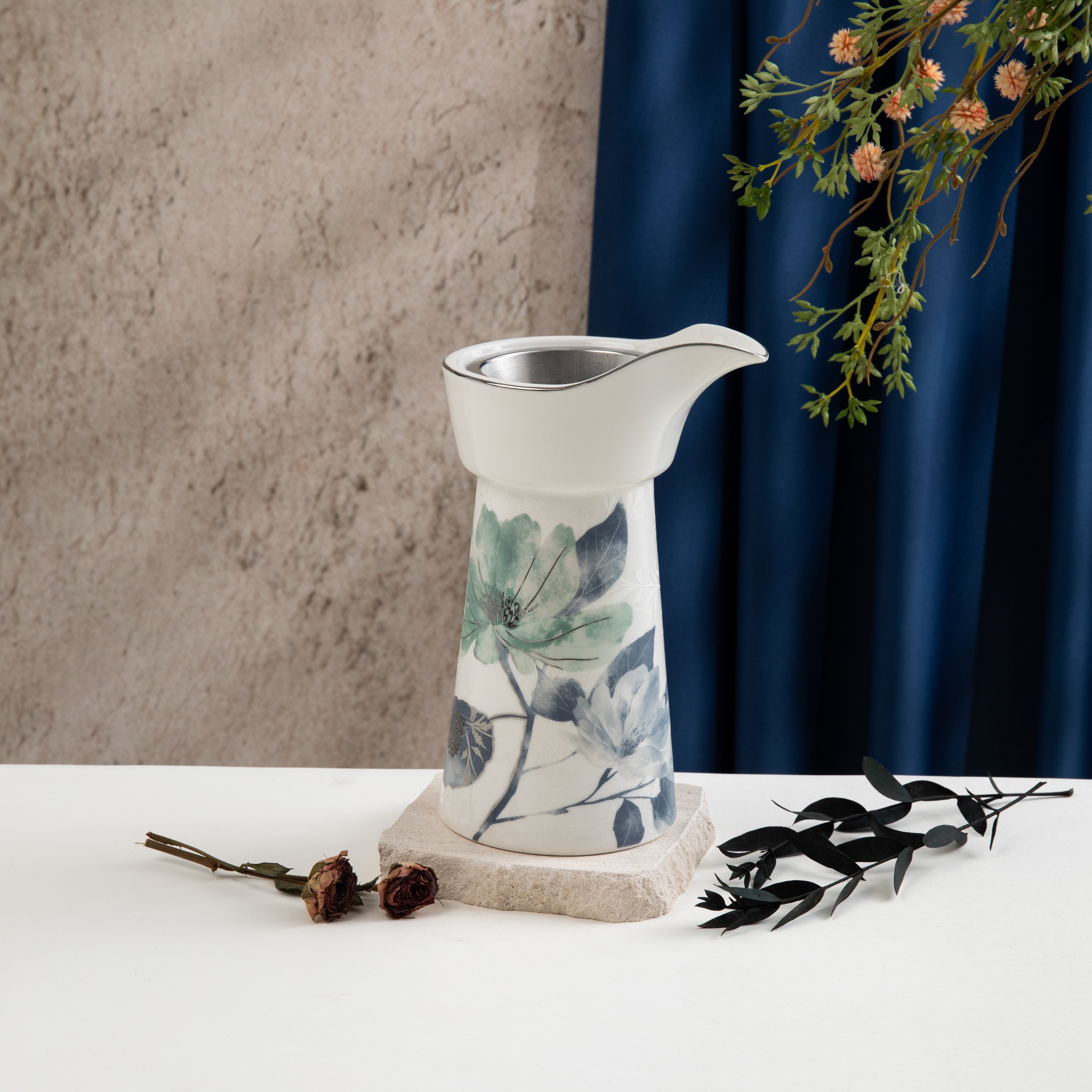 Porcelain Incense Burner Form Marisella - Blue + Silver – Otantik Oman